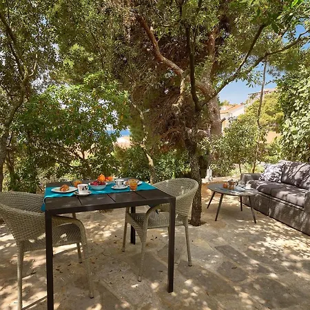 Διαμέρισμα Tilla's House Χβαρ