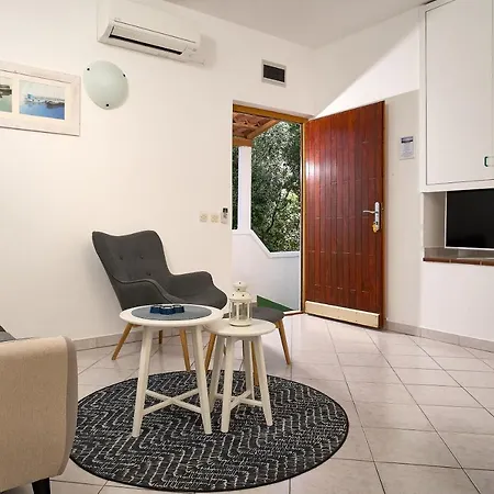 Tilla's House Χβαρ