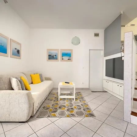 Tilla's House Διαμέρισμα Χβαρ